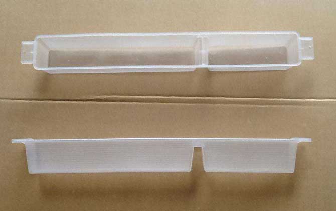 養蜂不僅要技術,還要養蜂工具,這些工具可使蜜蜂養殖事半功倍! 飼喂器