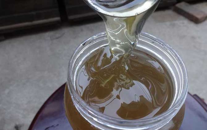 喝蜂蜜水要注意這7大禁忌,別不當回事,喝錯了反而對健康不利! 蜂蜜