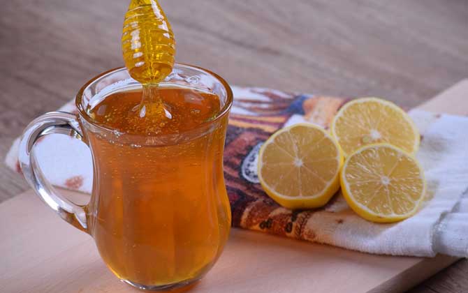 蜂蜜水的作用與功效有哪些?經(jīng)常喝杯蜂蜜水,這8個好處跑不了! 蜂蜜