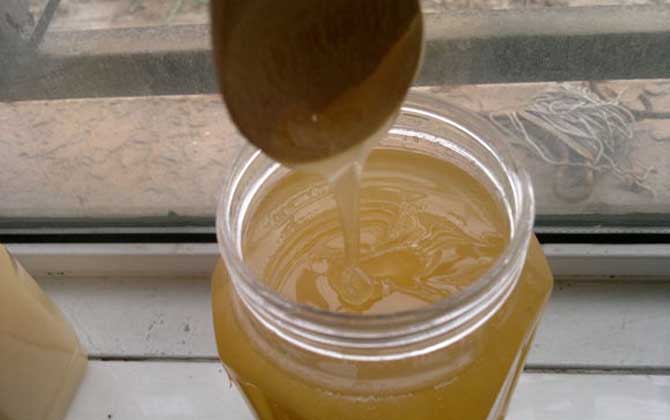 經(jīng)常喝蜂蜜好嗎?喝蜂蜜的這8大好處,只有常喝蜂蜜的人才知道! 蜂蜜