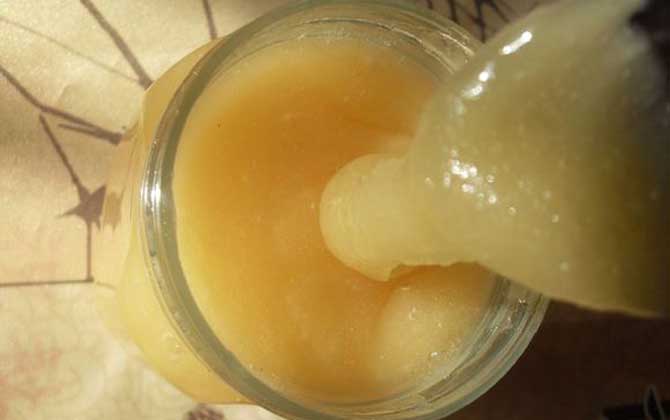 蛋清蜂蜜面膜怎么做?不但做法簡(jiǎn)單,而且還有顯著的美容功效! 蜂蜜