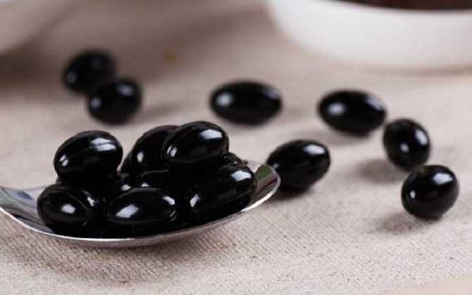 蜂膠軟膠囊的作用與功效是什么?不但能增強(qiáng)免疫,還能降脂降壓! 蜂膠軟膠囊