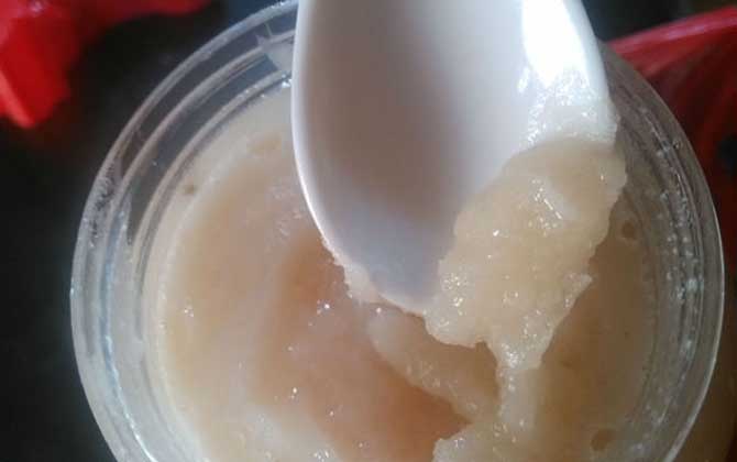 蜂蜜結晶是摻了白糖嗎?肯定不是,結晶是真蜂蜜固有的物理特性! 蜂蜜結晶