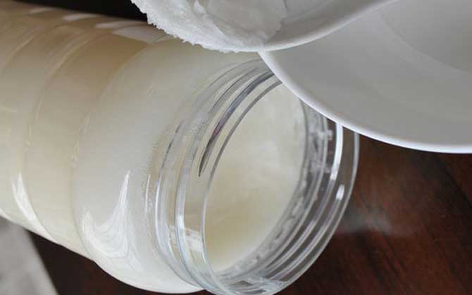 蜂蜜中摻白糖了會結晶嗎?可能結晶,但狀態與真蜂蜜卻截然不同! 蜂蜜結晶