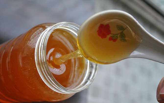 蜂蜜涂臉15天后有什么效果?簡直判若兩人,但仍要注意副作用! 蜂蜜