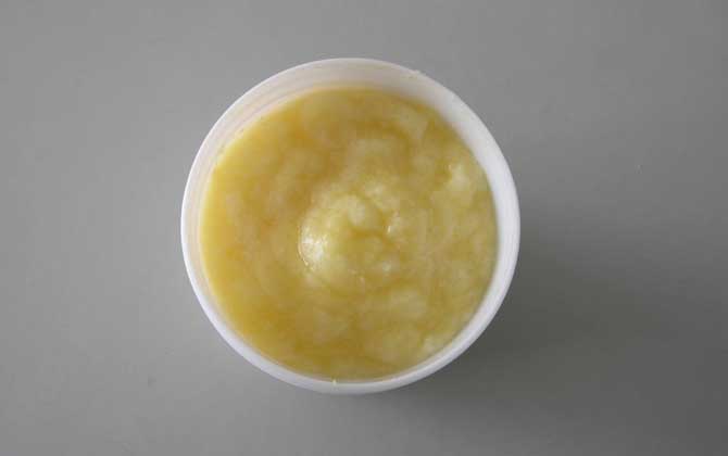 蜂王漿的保質(zhì)期是多久?常溫下3天就會(huì)變質(zhì),冷凍后能保存兩年! 蜂王漿