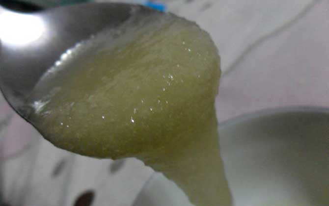 牛奶加蜂蜜的禁忌有哪些?不建議空腹飲用,更不能長期過量飲用! 蜂蜜