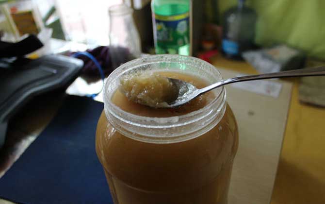 牛奶加蜂蜜的禁忌有哪些?不建議空腹飲用,更不能長期過量飲用! 蜂蜜