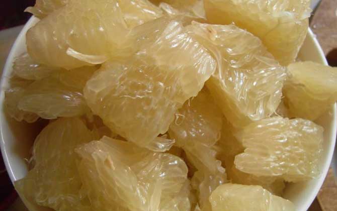 自制蜂蜜柚子茶怎么做?只需5步就能做好,既簡(jiǎn)單又好喝! 蜂蜜柚子茶