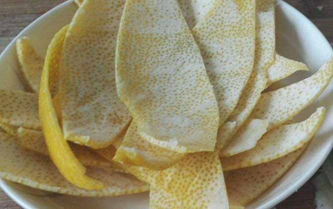 自制蜂蜜柚子茶怎么做?只需5步就能做好,既簡(jiǎn)單又好喝! 蜂蜜柚子茶