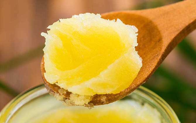 蜂王漿吃多久皮膚變好?沒有固定的時間,具體效果因人而異! 蜂王漿