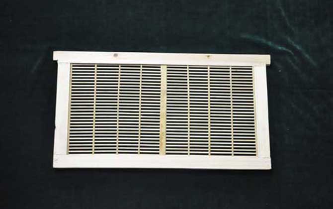 養(yǎng)蜂需要哪些工具? 隔王板