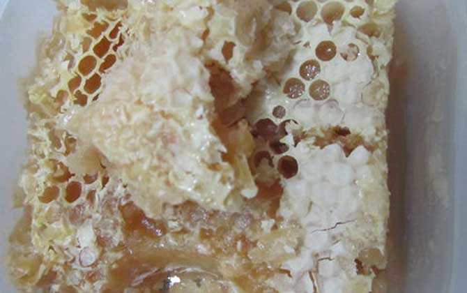 百花蜜的功效與作用及食用方法 百花蜜