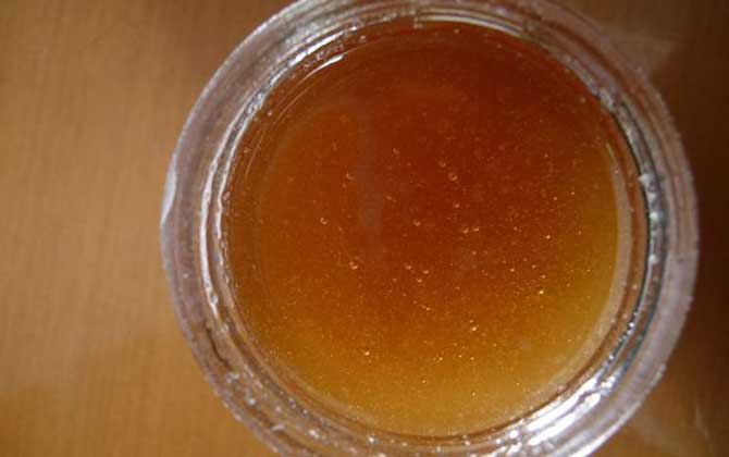 合歡蜂蜜的功效與作用及食用方法 合歡蜂蜜