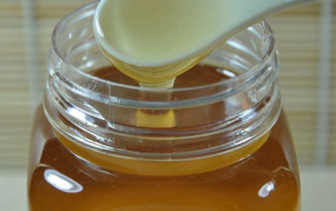 野玫瑰蜜的作用與功效及食用方法 野玫瑰蜜