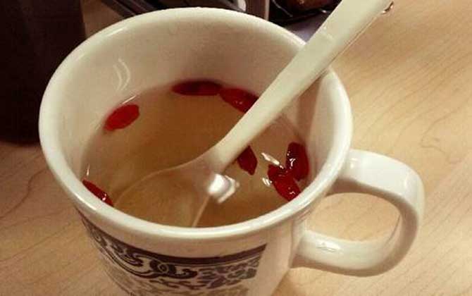 蜂蜜枸杞茶的功效及簡(jiǎn)單做法 蜂蜜枸杞茶