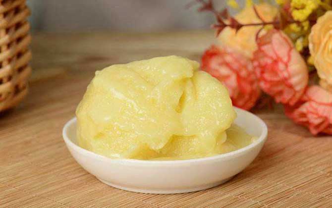 蜂王漿凍干粉和鮮蜂王漿哪個好? 蜂王漿