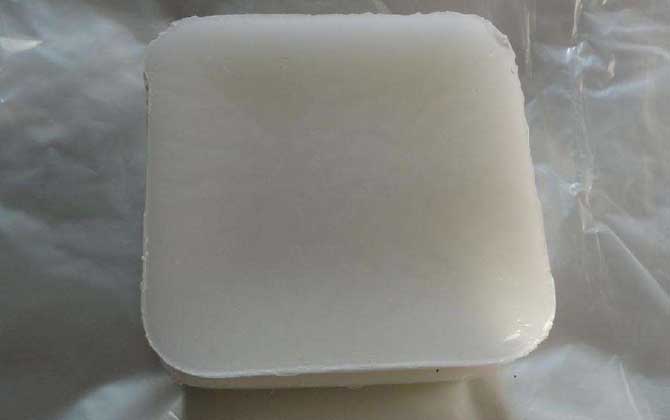 白蜂蠟和黃蜂蠟的區(qū)別 白蜂蠟