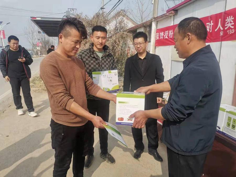 助力鄉(xiāng)村振興，山東省蜂業(yè)協(xié)會在曹縣舉辦熊蜂授粉推廣現(xiàn)場會