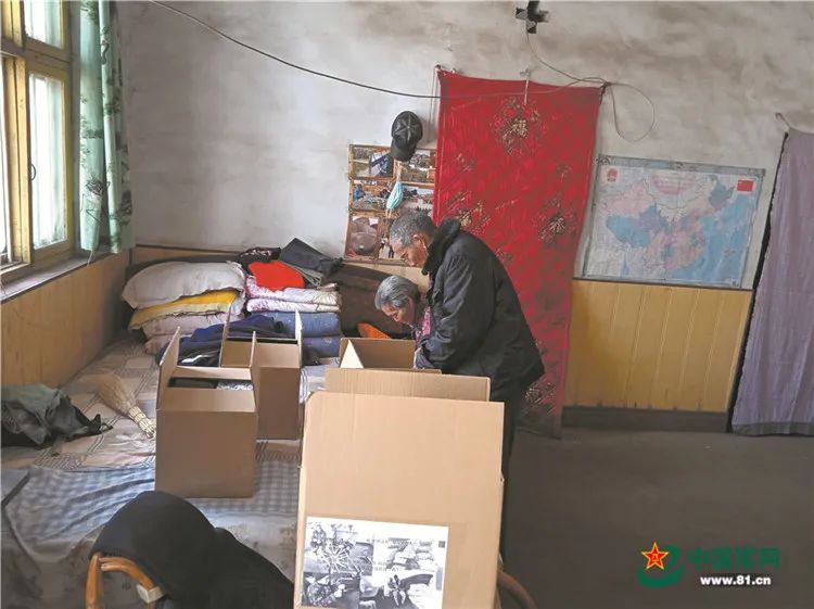 八旬老人寄出數(shù)萬條圍巾，收貨地幾乎覆蓋所有邊關……