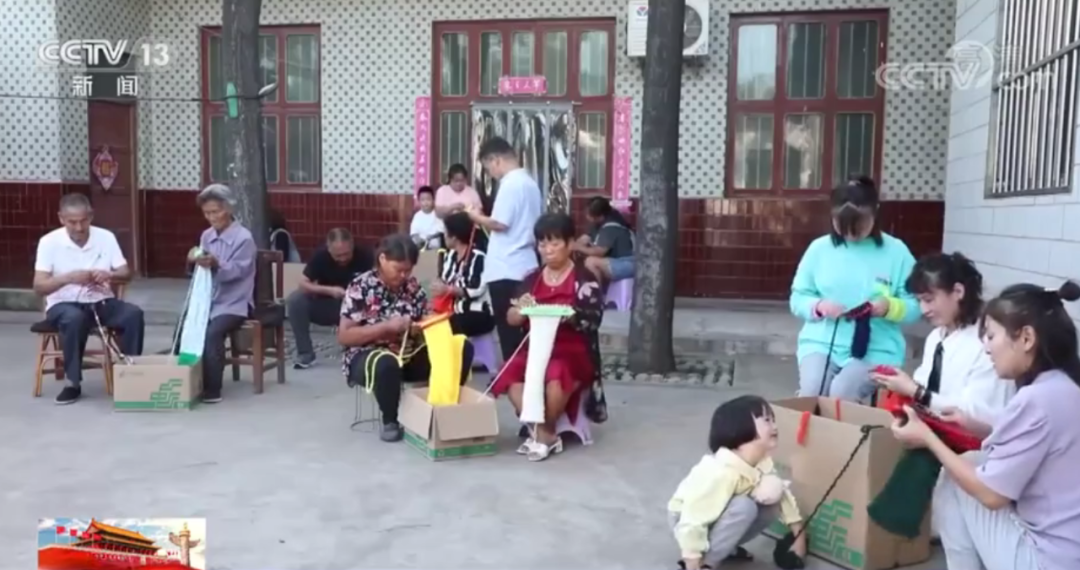 八旬老人寄出數(shù)萬條圍巾，收貨地幾乎覆蓋所有邊關……