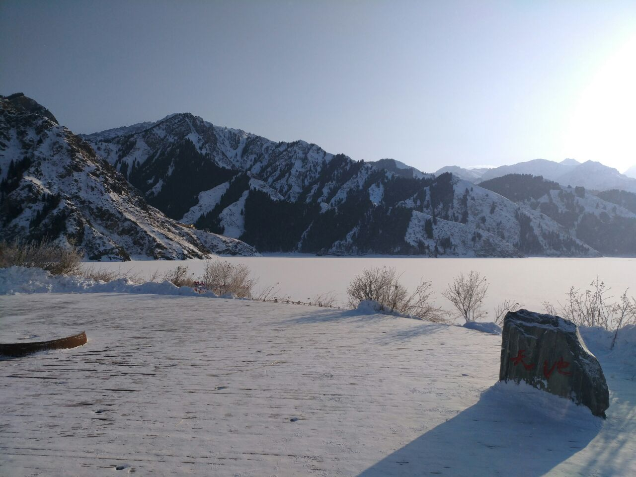 長(zhǎng)白山天池里面為什么沒有魚（長(zhǎng)白山天池海拔2189米，魚無法流到這里，這里的魚是怎么產(chǎn)生的）