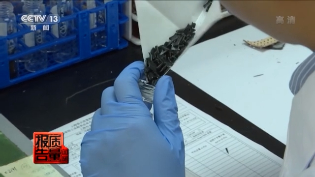 央視曝多款高跟涼鞋有害物超標 每周質量報告丨多款高跟涼鞋檢出有害物超標 你穿的鞋“健康”嗎?