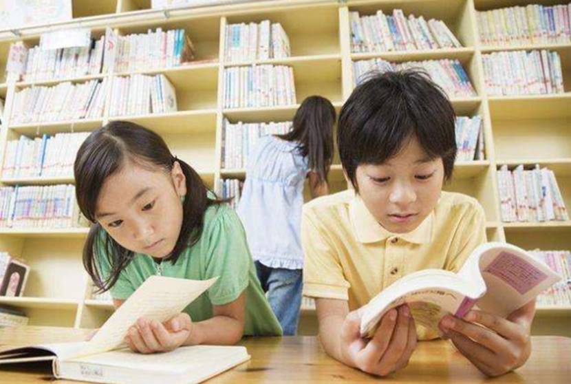 “媽媽，月亮上有沒嫦娥？”中秋節寶寶靈魂發問，媽媽的回答很贊