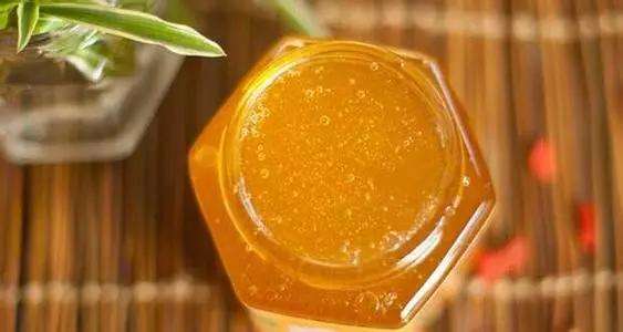 蜂蜜有點酸味是不是不成熟(蜂蜜喝著有酸味是不是壞了) 蜂蜜有點酸味是不是不成熟(蜂蜜喝著有酸味是不是壞了)