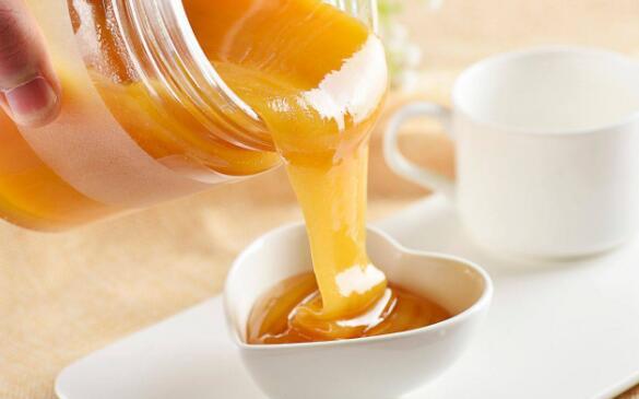 雄蜂是蜂王產卵發育的嗎(雄蜂的主要作用是什么) 雄蜂是蜂王產卵發育的嗎(雄蜂的主要作用是什么)