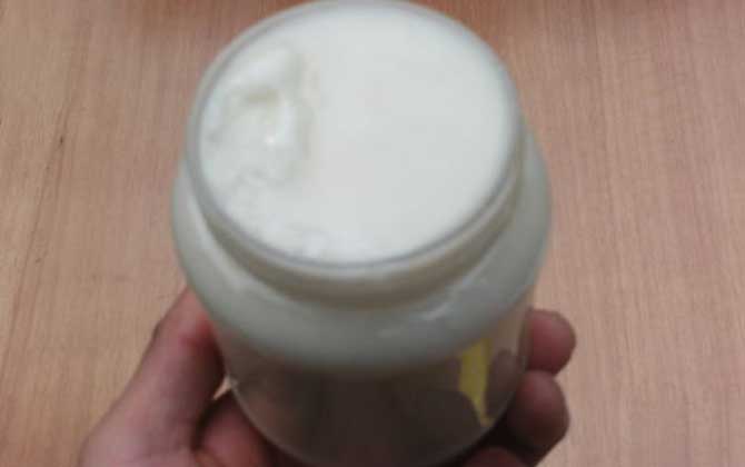 東北黑蜂椴樹(shù)雪蜜為什么是固體的(椴樹(shù)蜜結(jié)晶后很硬是假的嗎) 東北黑蜂椴樹(shù)雪蜜為什么是固體的(椴樹(shù)蜜結(jié)晶后很硬是假的嗎)