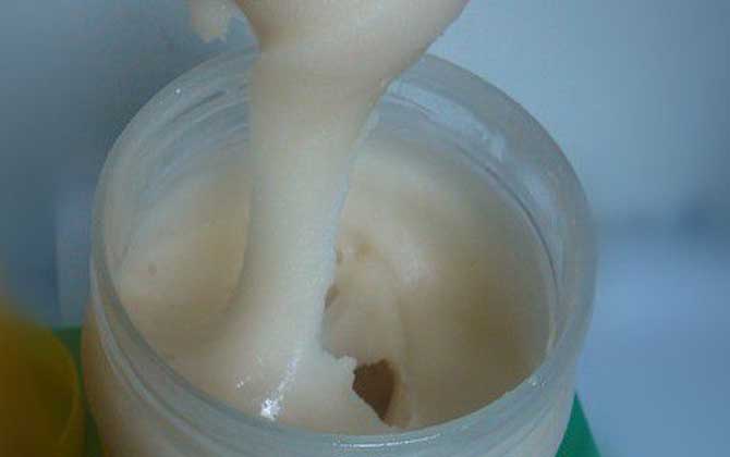 東北黑蜂椴樹(shù)雪蜜為什么是固體的(椴樹(shù)蜜結(jié)晶后很硬是假的嗎) 東北黑蜂椴樹(shù)雪蜜為什么是固體的(椴樹(shù)蜜結(jié)晶后很硬是假的嗎)