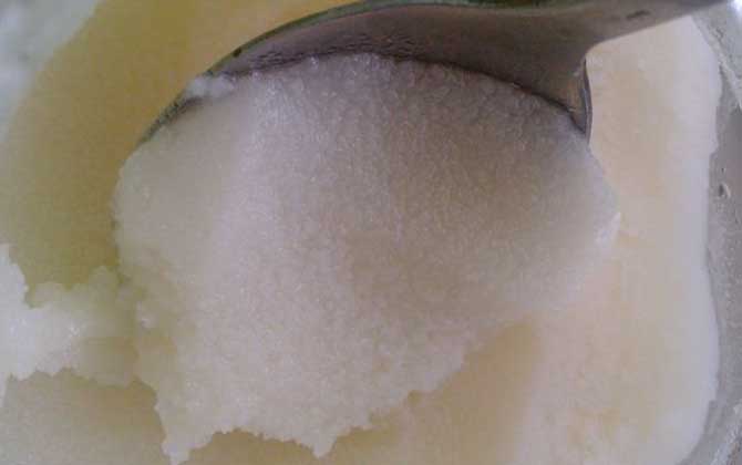 東北黑蜂椴樹(shù)雪蜜為什么是固體的(椴樹(shù)蜜結(jié)晶后很硬是假的嗎) 東北黑蜂椴樹(shù)雪蜜為什么是固體的(椴樹(shù)蜜結(jié)晶后很硬是假的嗎)