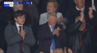 C羅絕殺 歐冠之神!C羅絕殺瞬間:7萬(wàn)人炸鍋,爵爺起立鼓掌,索帥狂吼