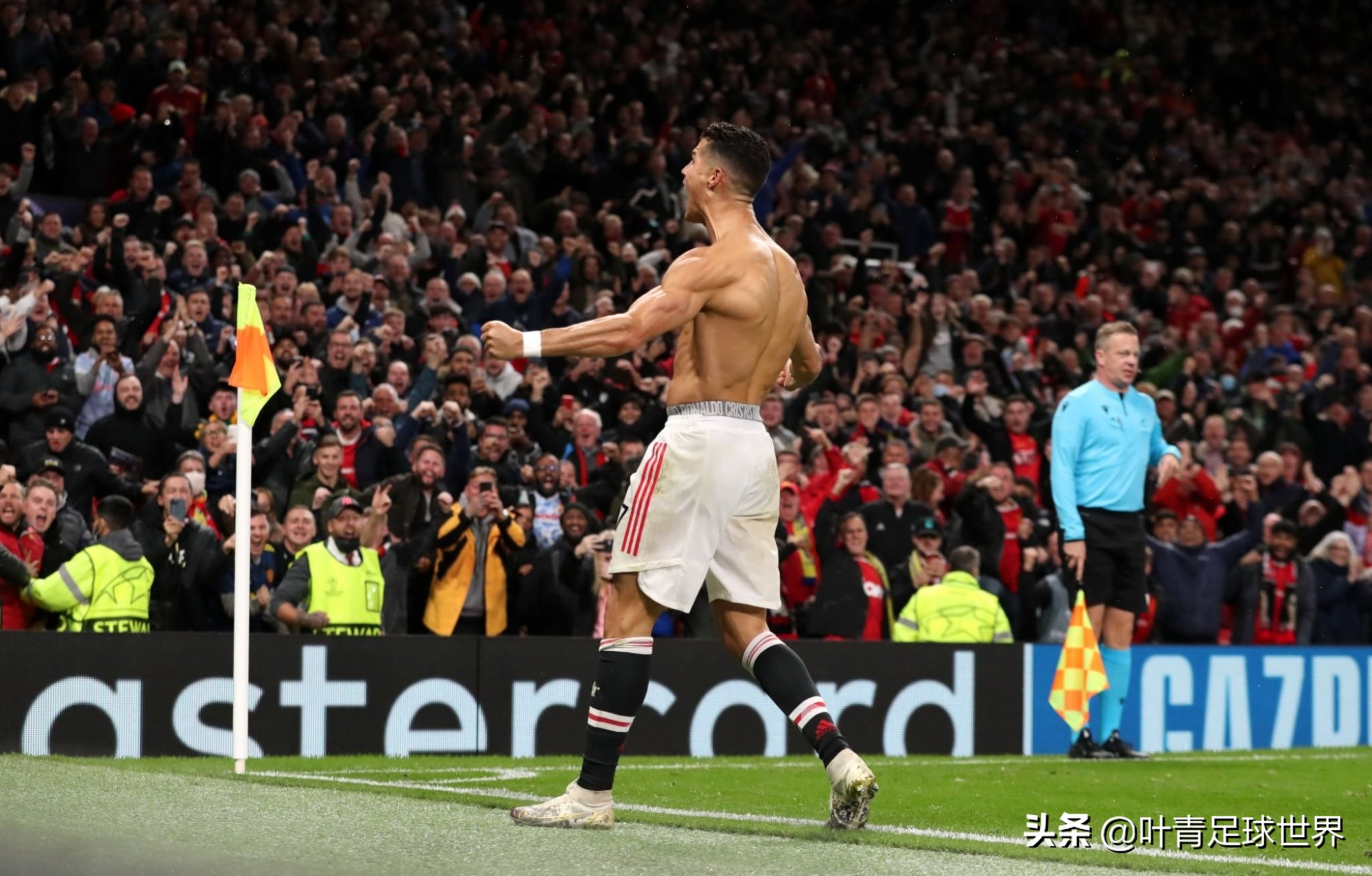 C羅絕殺 歐冠之神!C羅絕殺瞬間:7萬(wàn)人炸鍋,爵爺起立鼓掌,索帥狂吼