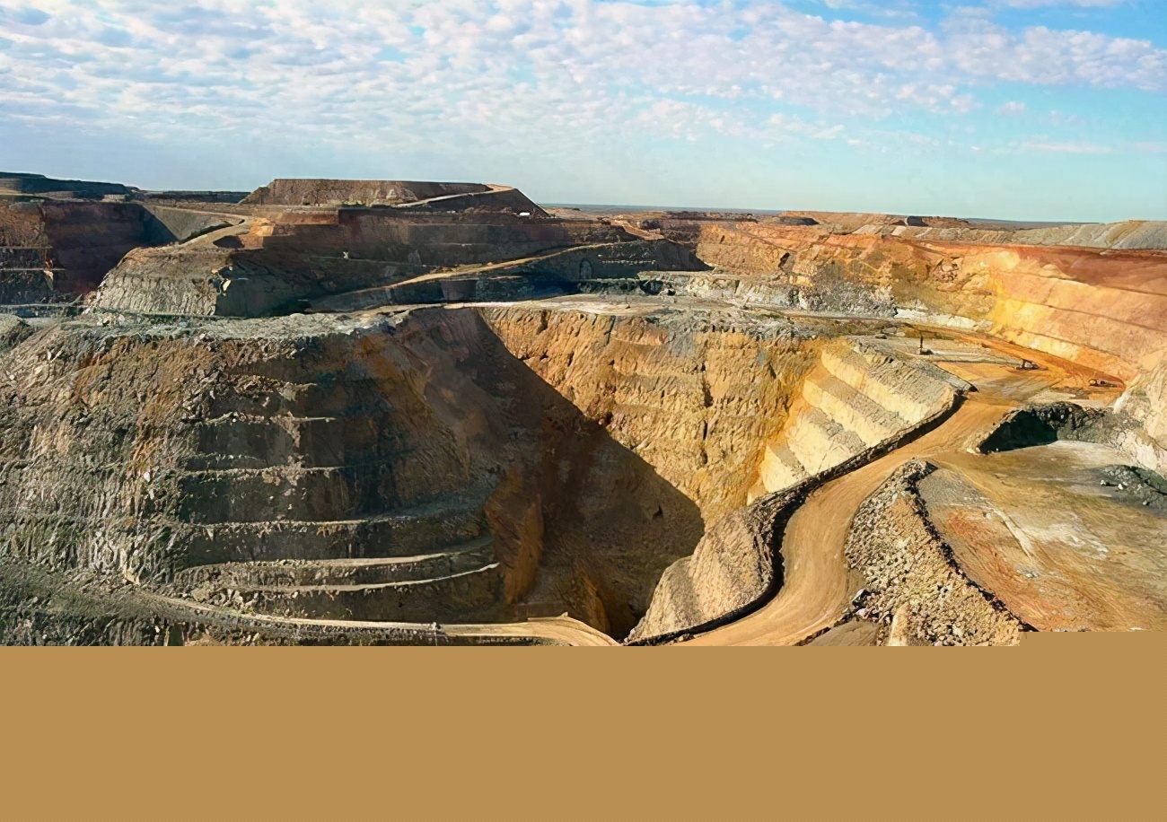 地球上有4億億噸黃金,人均超550萬噸,為何黃金還這么稀有 地球蘊藏4億億噸黃金,人均超過500萬噸,為什么挖金礦還那么難?