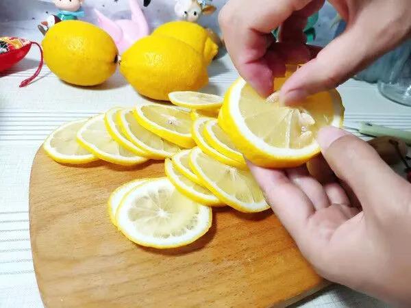 蜂蜜檸檬水的正確泡法 蜂蜜檸檬水的正確泡法