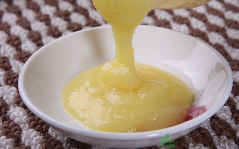 蜂王漿和蜂蜜有什么區別(一起喝有什么效果？哪個更好？)