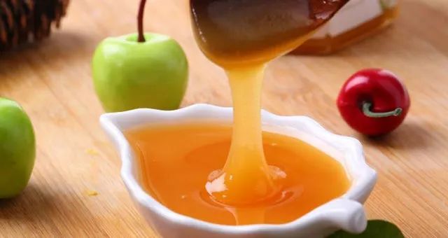 蜂王漿和蜂蜜有什么區別(一起喝有什么效果？哪個更好？)