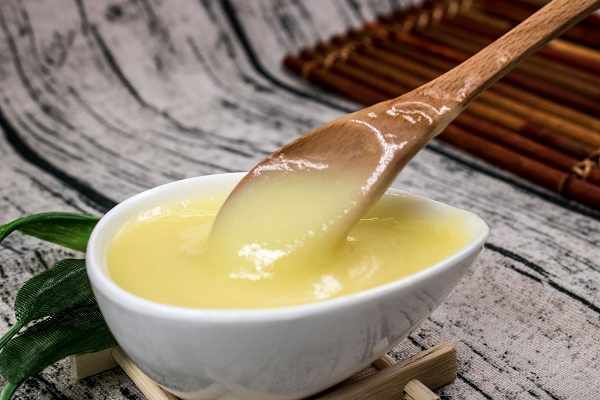 蜂乳和蜂蜜的區別(什么是蜂乳,和蜂蜜有啥區別) 蜂乳和蜂蜜的區別(什么是蜂乳,和蜂蜜有啥區別)