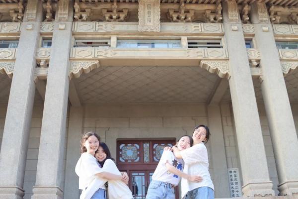 高中同班,大學(xué)同寢,緣分啊 高中同班,大學(xué)同寢,緣分啊