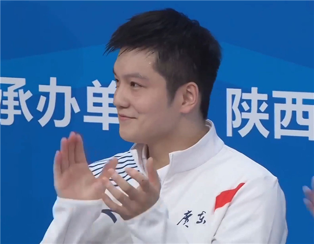 鄧亞萍批評(píng)奏效！樊振東開(kāi)竅逆轉(zhuǎn)奪冠，原來(lái)?yè)魯●R龍靠的就這兩招