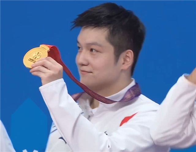 鄧亞萍批評(píng)奏效！樊振東開(kāi)竅逆轉(zhuǎn)奪冠，原來(lái)?yè)魯●R龍靠的就這兩招