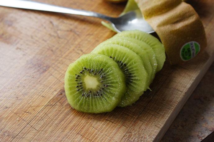 奇異果是什么季節的水果(獼猴桃和奇異果的區別) 奇異果是什么季節的水果(獼猴桃和奇異果的區別)