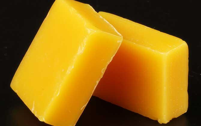 蜂蠟價格多少錢一斤？雖然比蜂蜜便宜得多，但用途上卻不可小噓！