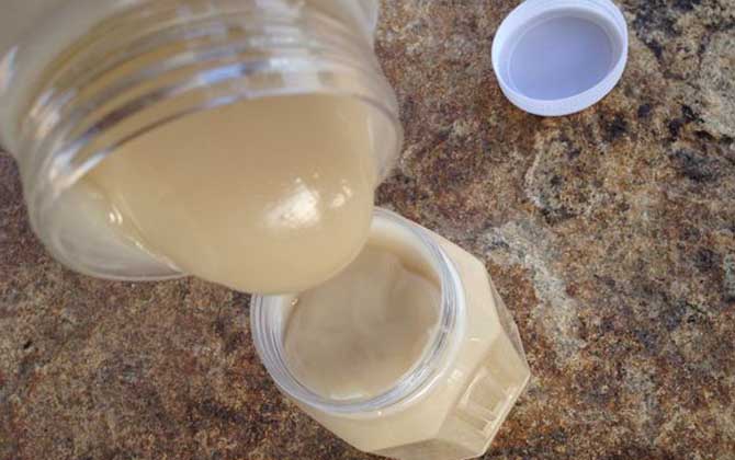 蜂蜜洗臉有什么好處？不但可以美白保濕，而且還能祛斑除皺！