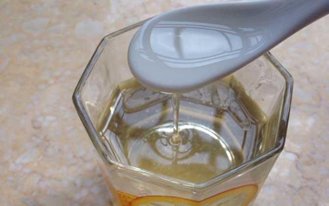 洋槐蜂蜜有什么功效與作用？經(jīng)常喝洋槐蜂蜜，這7個(gè)好處跑不了！